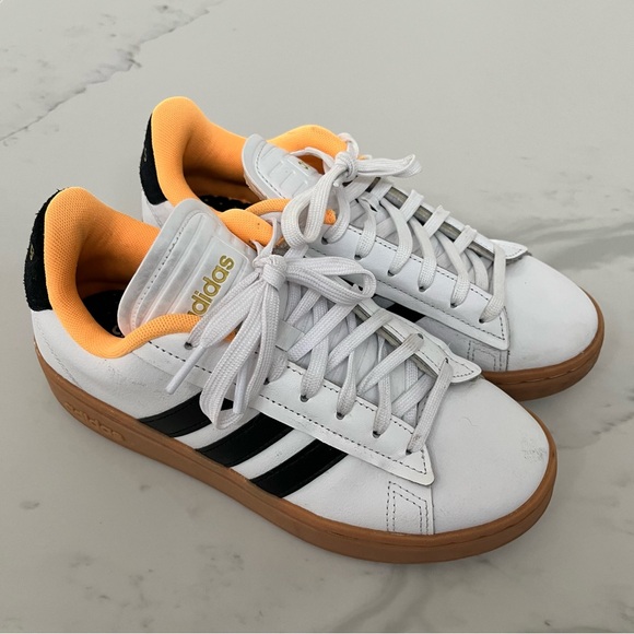 adidas Women’s White and Black Sneakers with Signature Stripes - Picture 2 of 6